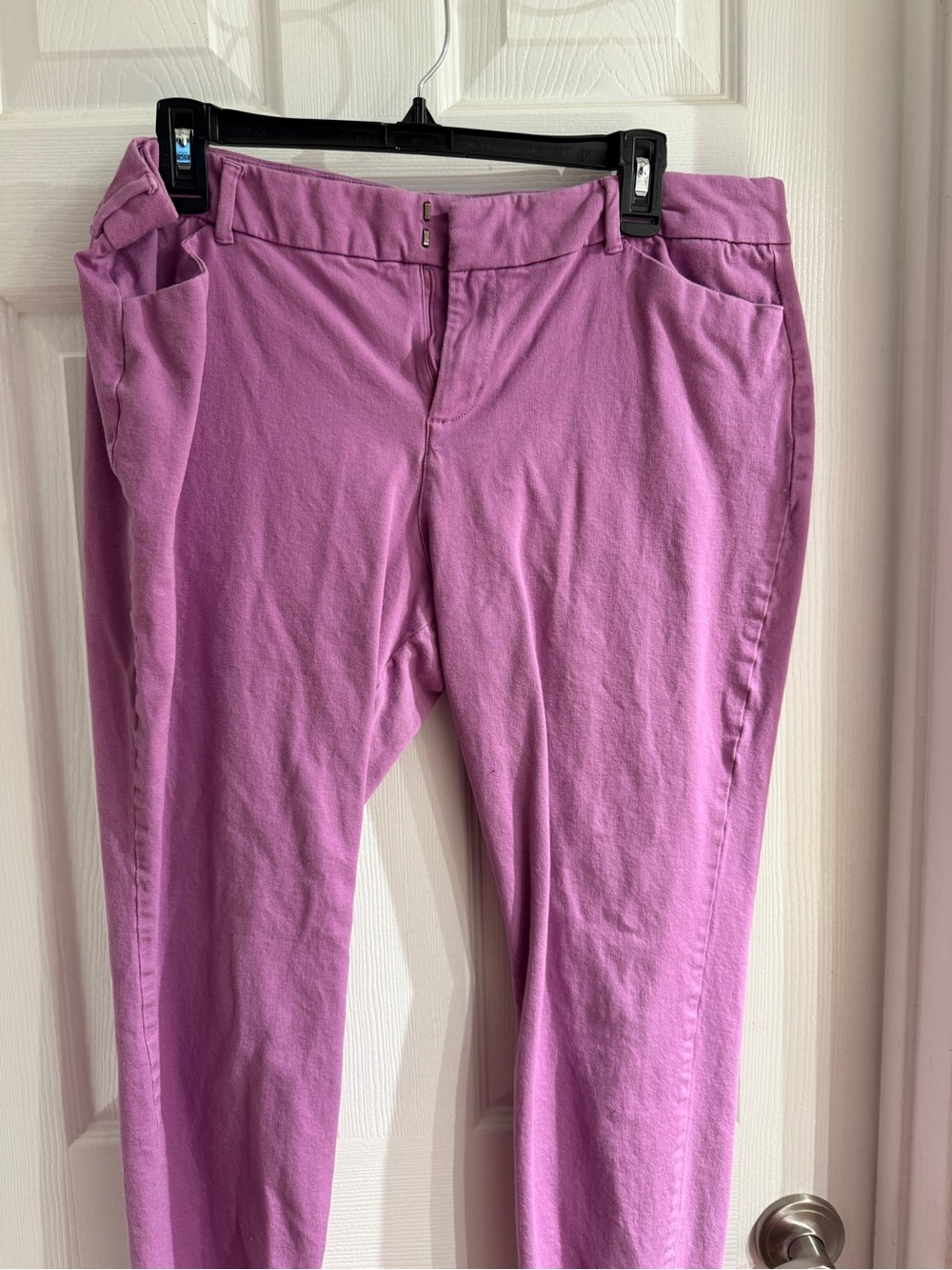 Old Navy Women’s Pixie Ankle Pants Fuchsia